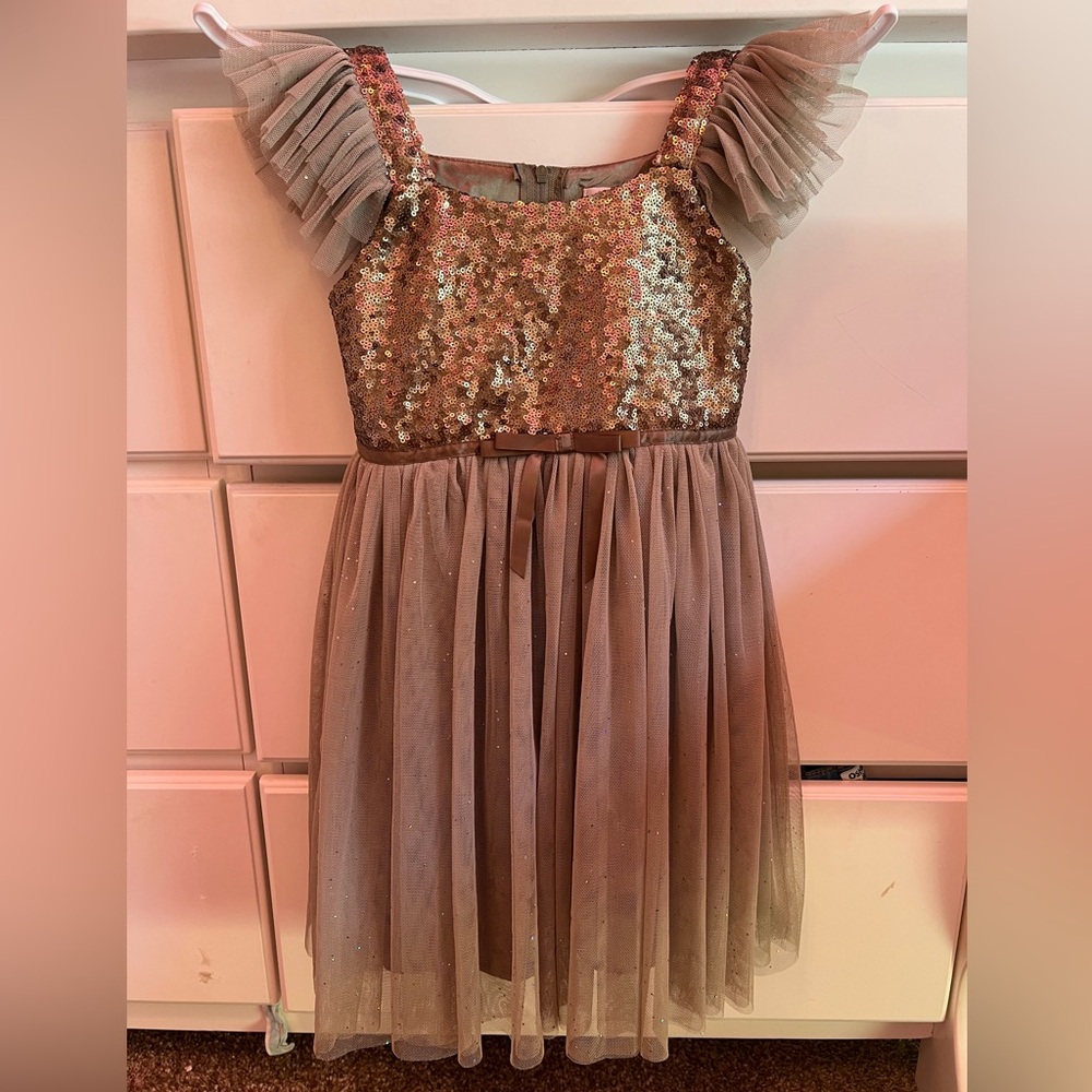 Toddler girls dress size 5. EUC